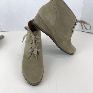 SUSINA Tie Wedge Suede Booties Sz 9